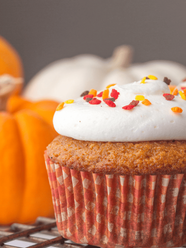 Pumpkin Spice Cupcakes for Fall Baking