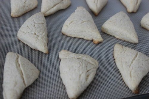 Vanilla Bean Scones are a delicious breakfast treat, tea cake, or dessert! Make this great Copycat Starbucks Vanilla Bean Scones recipe with just a few steps! 