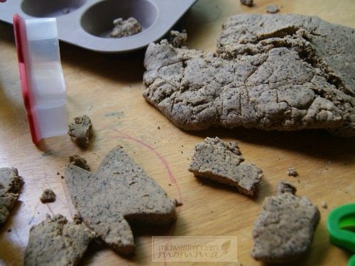 Homemade Playdough Recipe: Make our Coffee Scented Homemade Playdough Recipe as a great sensory experience for both you and your kids!