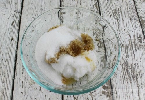 Vanilla Mint Lip Exfoliator is a great homemade beauty product recipe that everyone on your gift list will love! Make and use daily for softer lips!