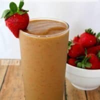 Almond Milk Smoothies are a great Detox Smoothie option if you are looking to jump start weight loss! This Paleo and Dairy Free Smoothie is sure to make your family happy!