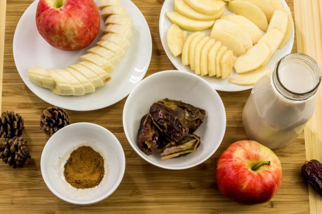 Ingredients to make a Apple Pie Almond Milk Smoothie.