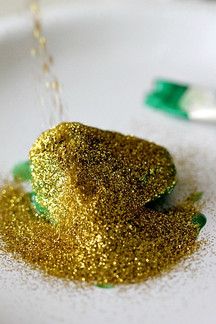 Image for St. Patricks Day Crafts: Make a Blarney Stone! -