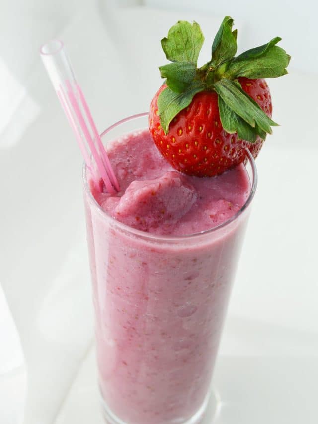 Almond milk with Strawberries 4