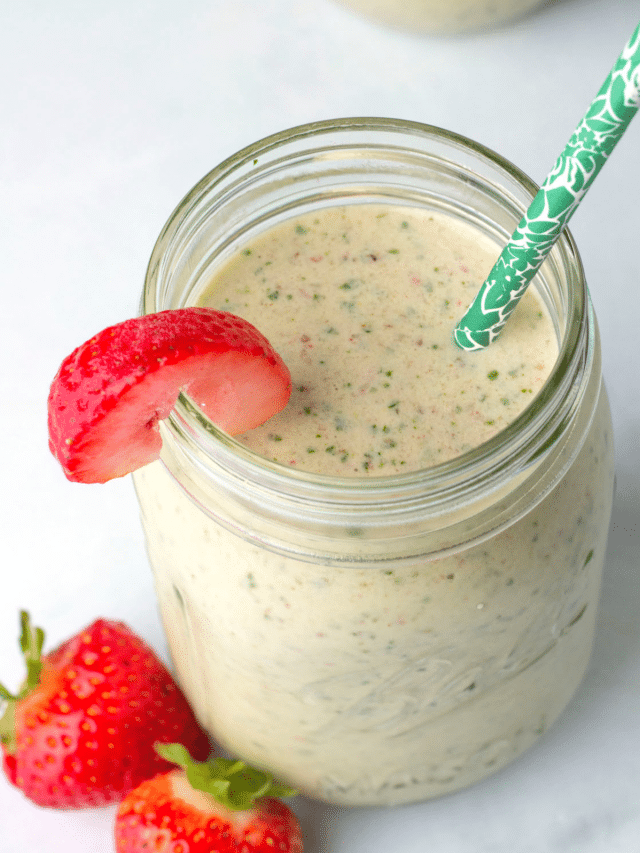 cropped-Strawberry-Banana-Kale-Smoothie-6.png